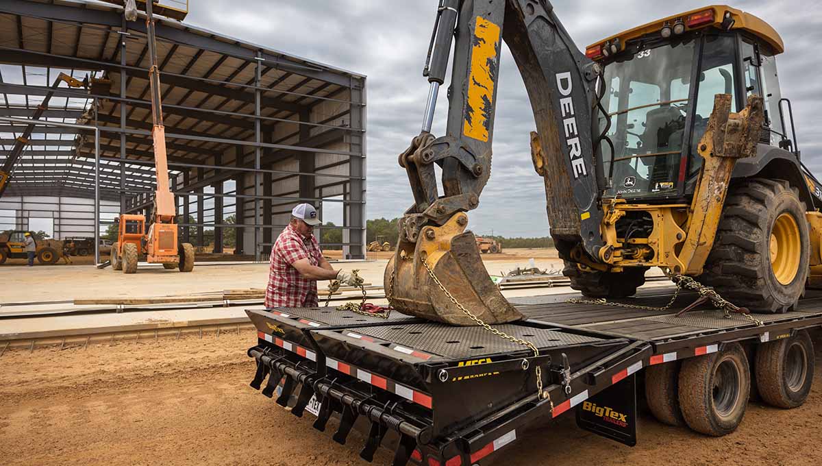 USED 2023 Big Tex 22GN Dual Tandem 10ks Gooseneck with spare tire.  102″x40′ Flat with 8′ Slide In Ramps image 6
