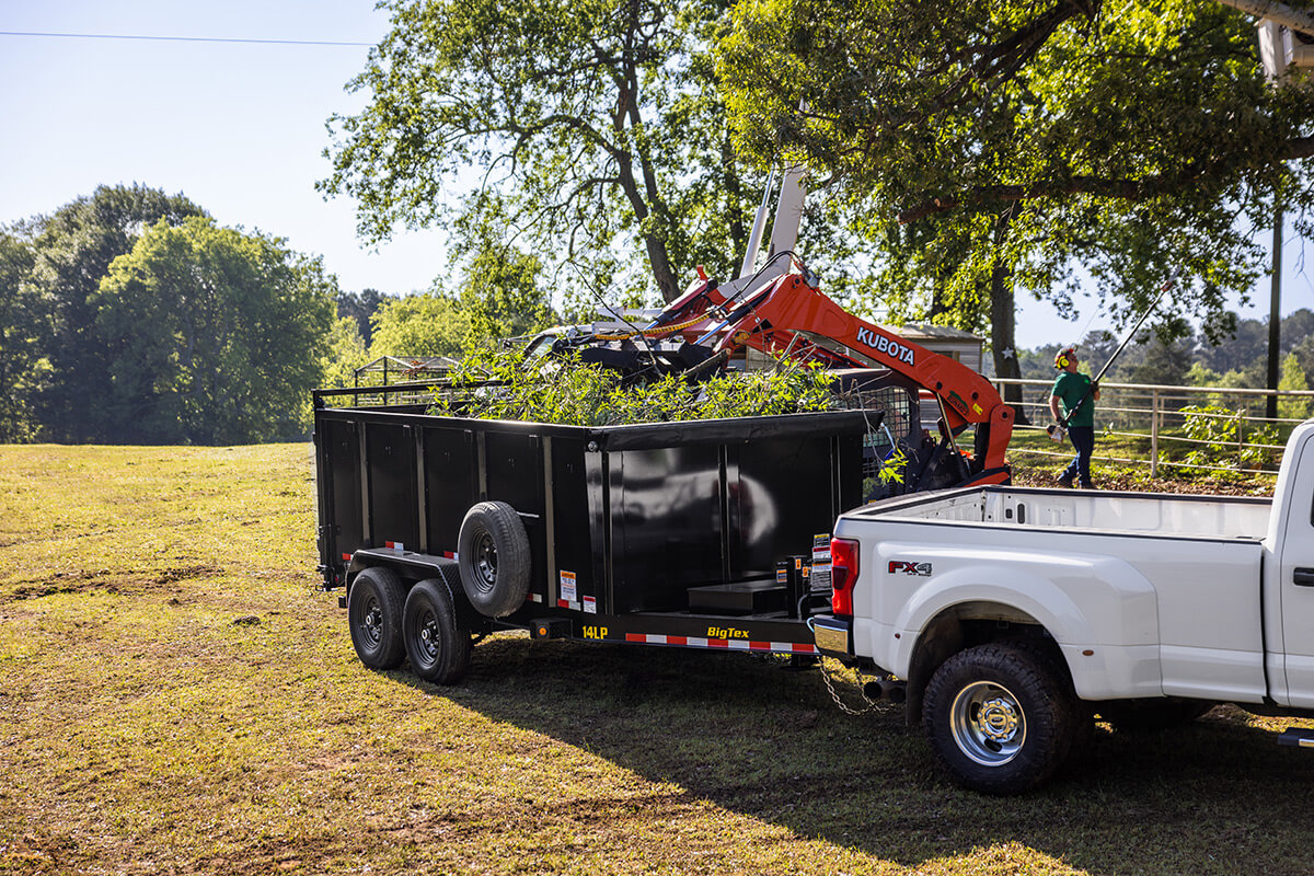 Big Tex 14′ Low Profile Dump w/4′ Solid Sides 14,000 GVWR 14LP-14BK6-P4 image 0
