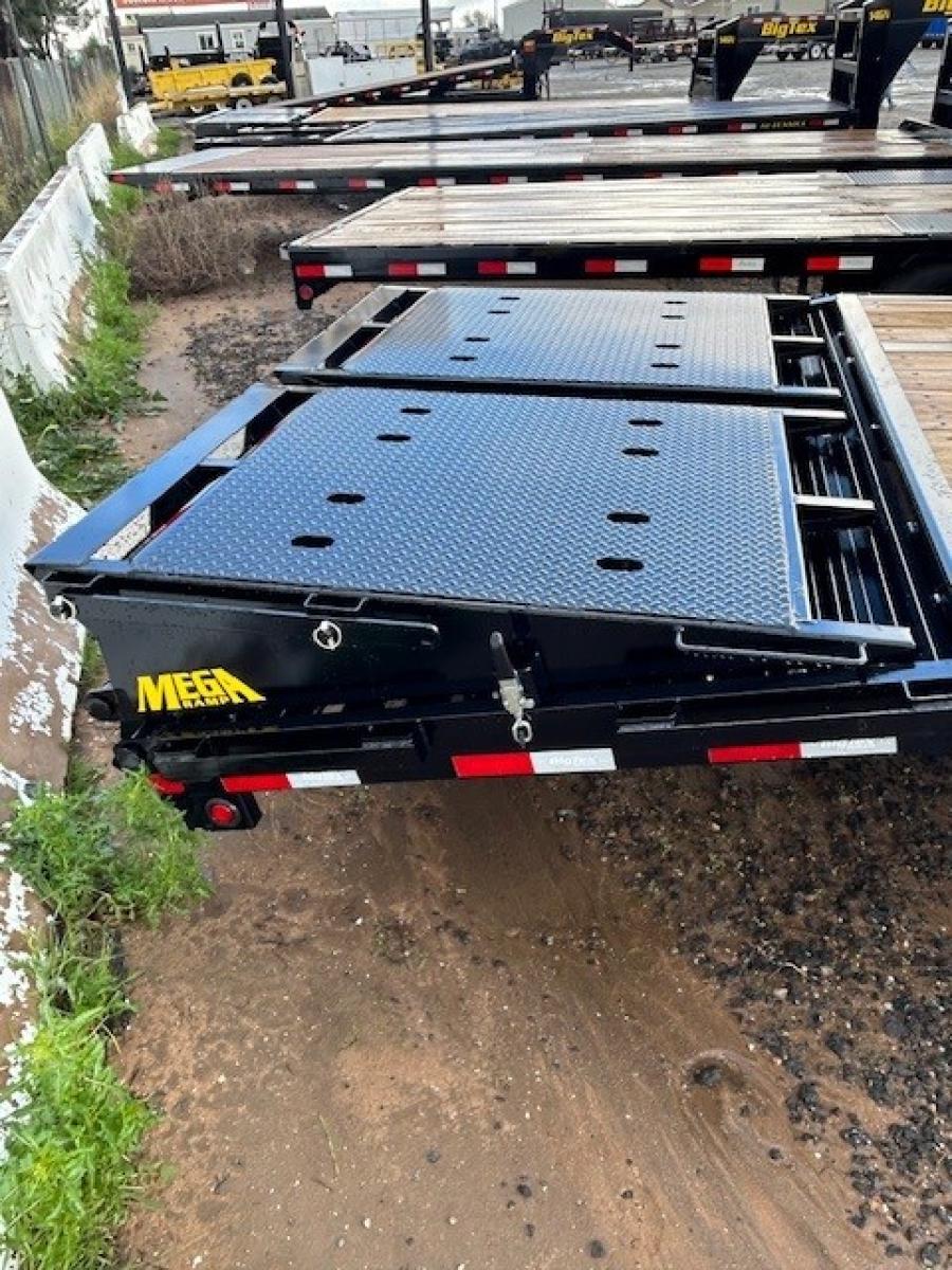 Big Tex 14GN, Gooseneck, 102″ x 30′, 15.9K, Dovetail image 2