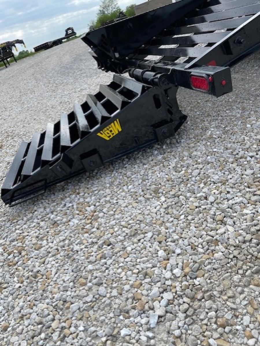 Big Tex 14EH, Equipment, 83″ x 22′, 15.4K, Dovetail, Mega Ramps, X-Series image 3