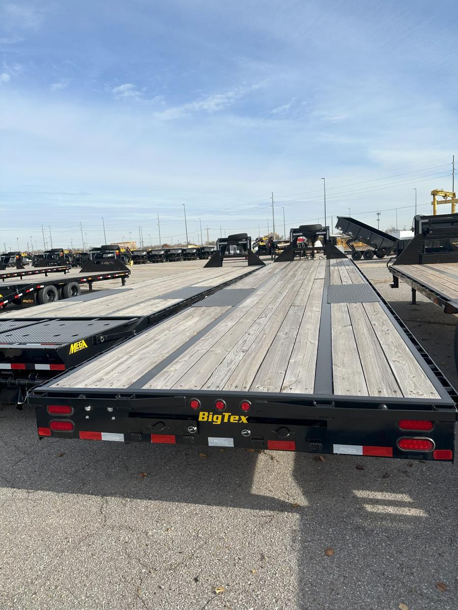 USED 2023 Big Tex 22GN Dual Tandem 10ks Gooseneck with spare tire.  102″x40′ Flat with 8′ Slide In Ramps image 2